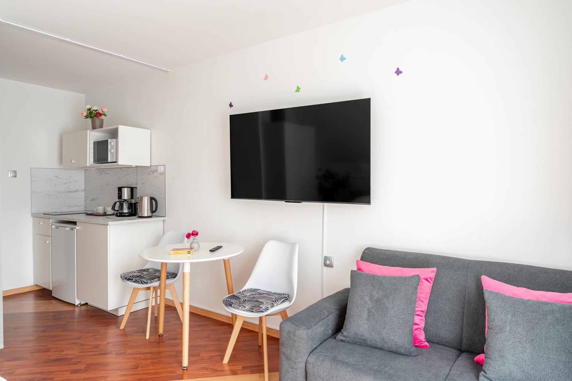 Rooms Mocilnik Бегунье-на-Гореньскем Экстерьер фото